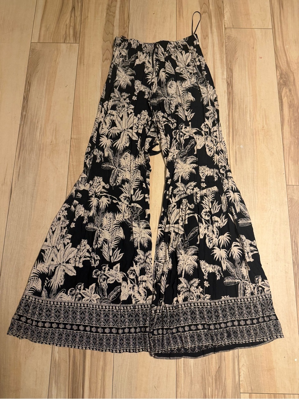 Black and Cream Printed Wide-Leg pant
